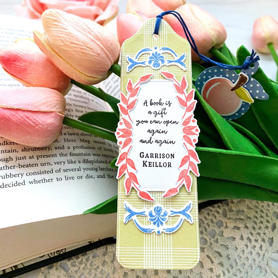 Go-To Gift Card Holder: Bookmark Die