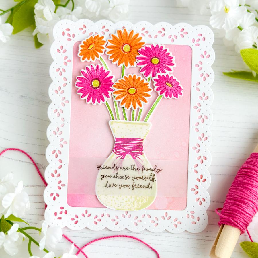 Border Bling: Scalloped Frame Die